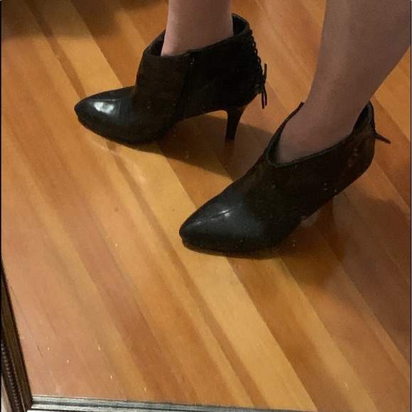 Black leather ankle boots - Picture 1 of 6